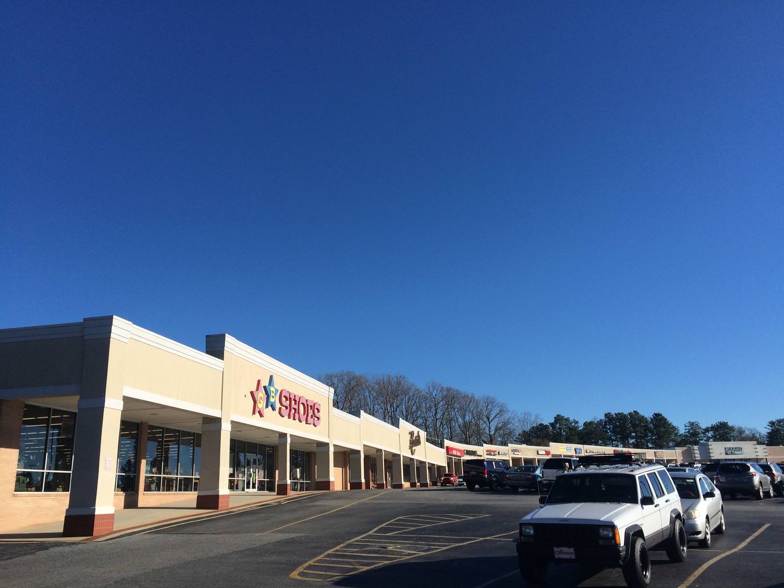 Anderson SC: Belvedere Plaza - Retail Space For Lease - Big V